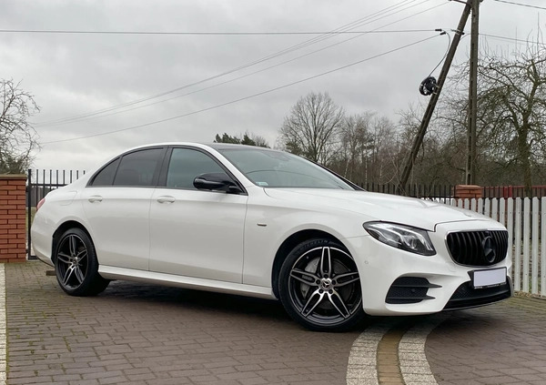 Mercedes-Benz Klasa E cena 169900 przebieg: 106000, rok produkcji 2018 z Żuromin małe 352